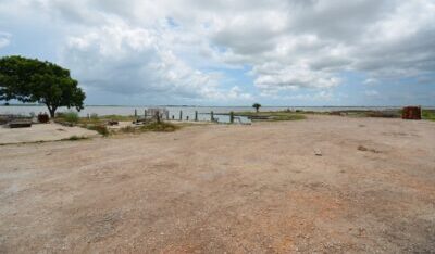 waterfront property boat ramp